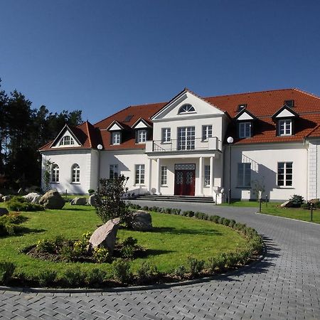 Palac I Folwark Nemino Sierakowice  Exterior photo