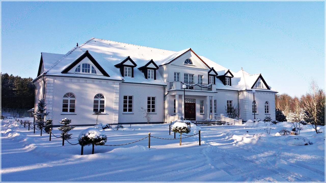 Palac I Folwark Nemino Sierakowice  Exterior photo