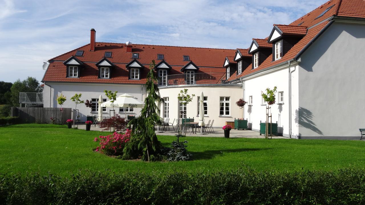 Palac I Folwark Nemino Sierakowice  Exterior photo