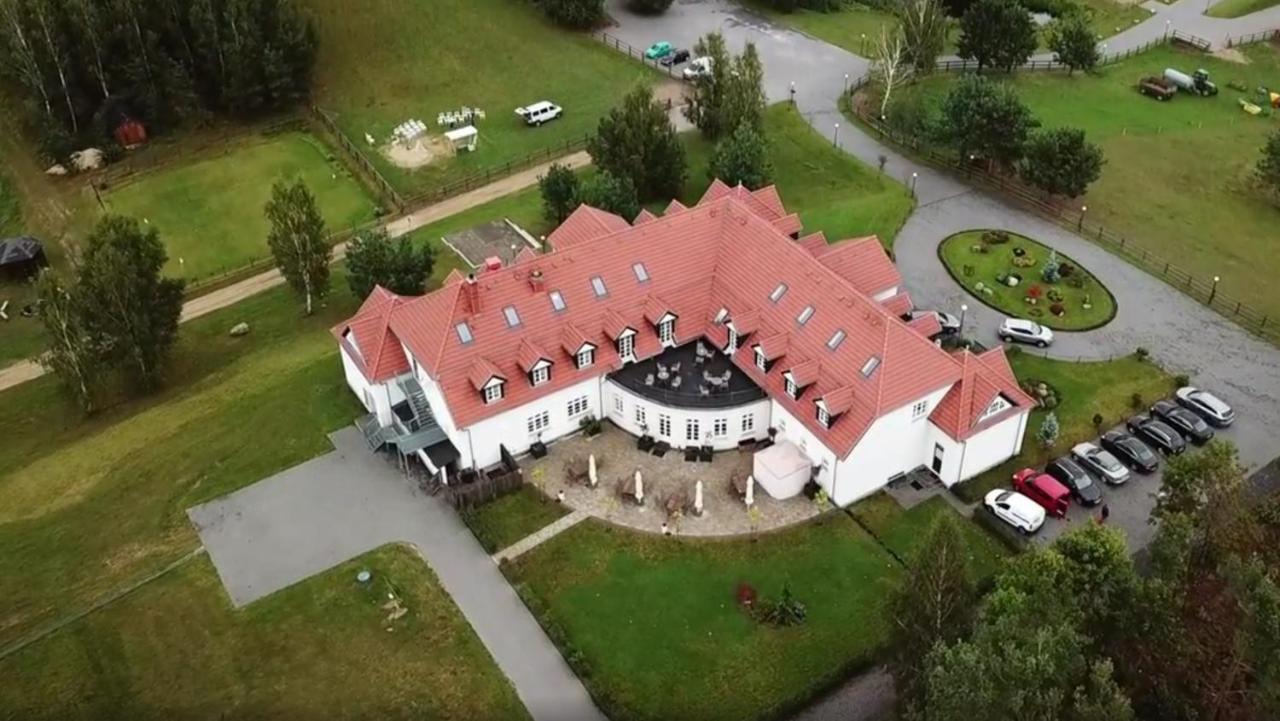 Palac I Folwark Nemino Sierakowice  Exterior photo